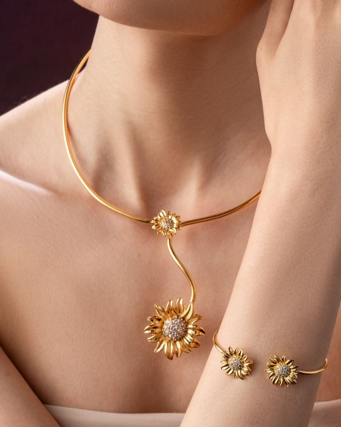 The sunflower necklace