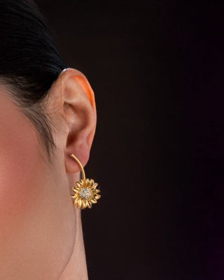 The mini sunflower earring