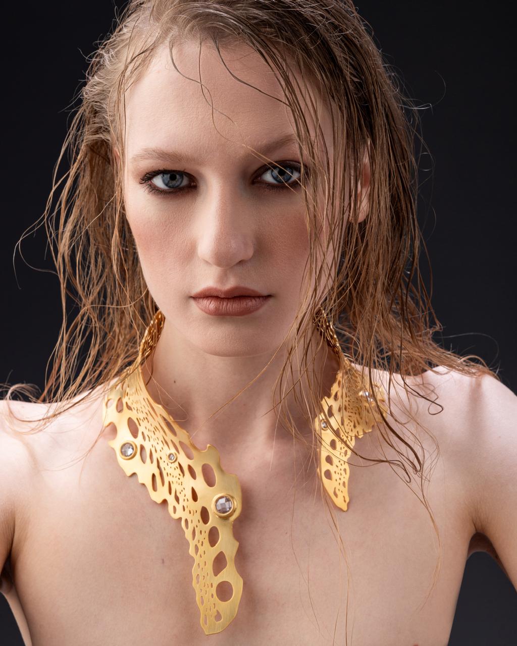 Bold Throne Necklace