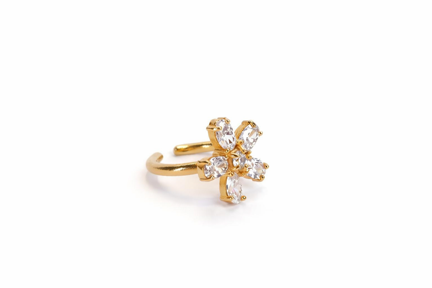 The white floral ring